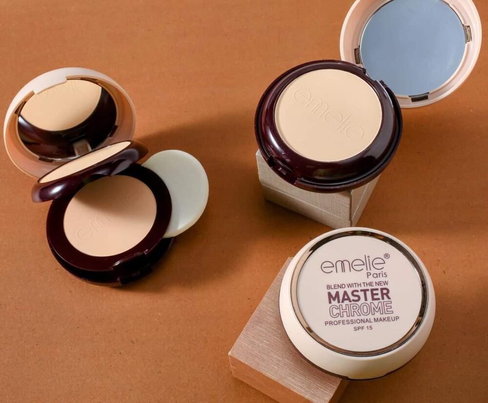 Emelie Master Chrome Compact Powder - Image 2